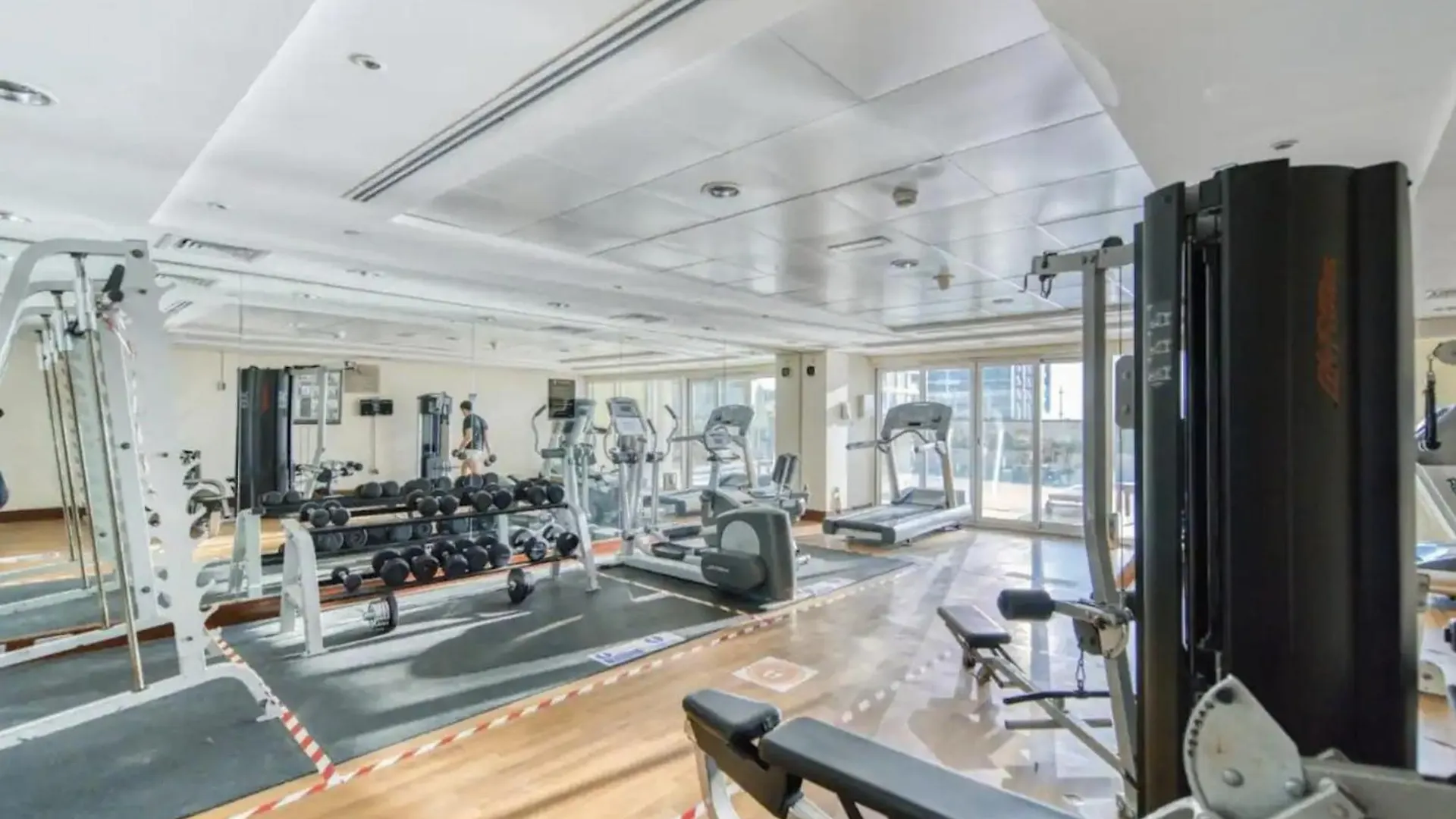 Apartment Luxury Studio With Balcony - Close To Metro & Marina Dubai