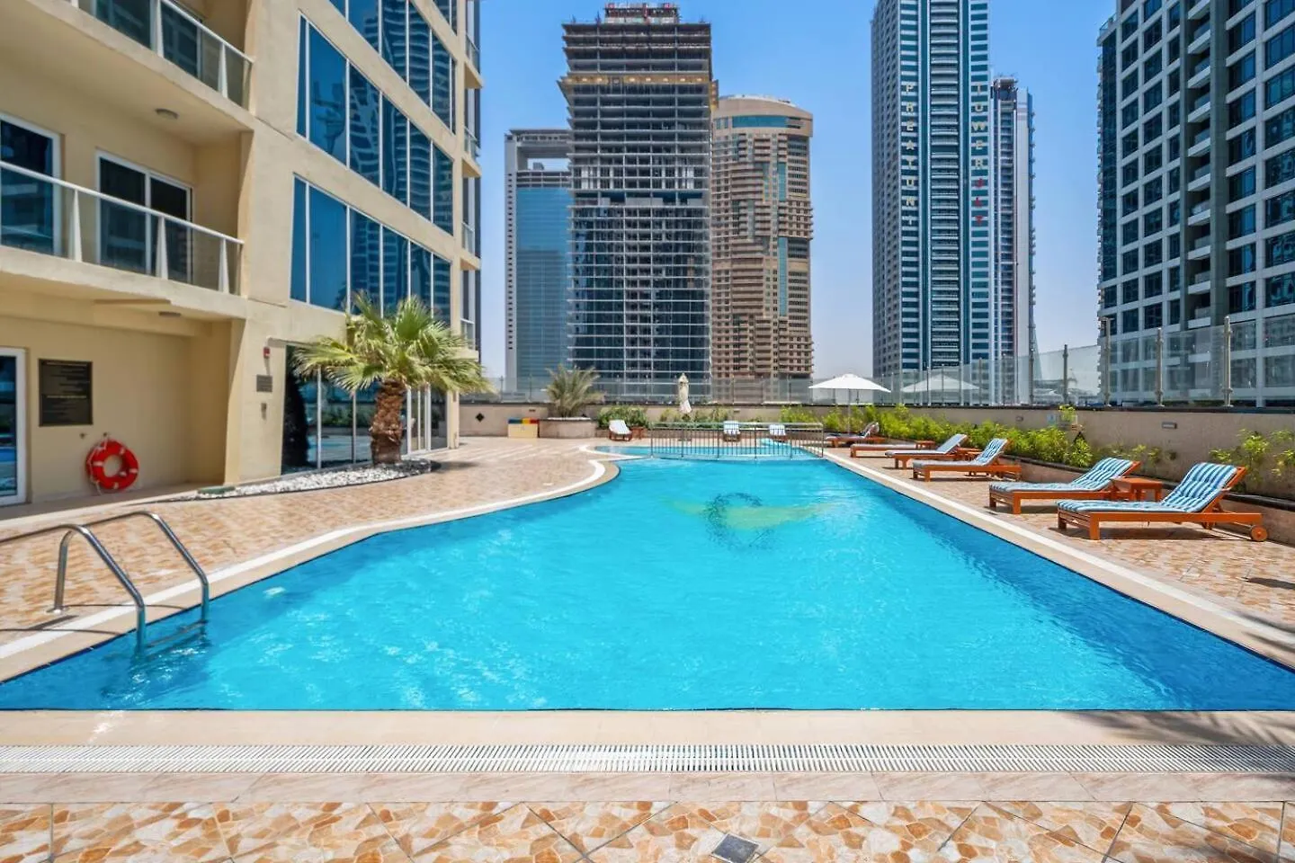 Luxury Studio With Balcony - Close To Metro & Marina Dubai Apartment